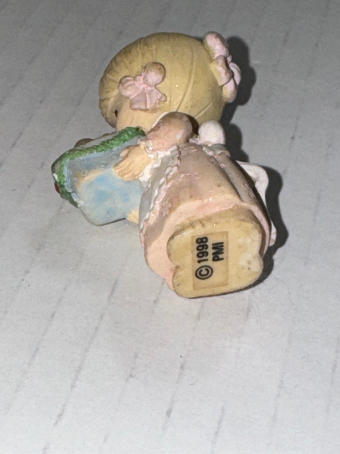 Vintage 1998 Precious Moments Christmas Figurine Girl