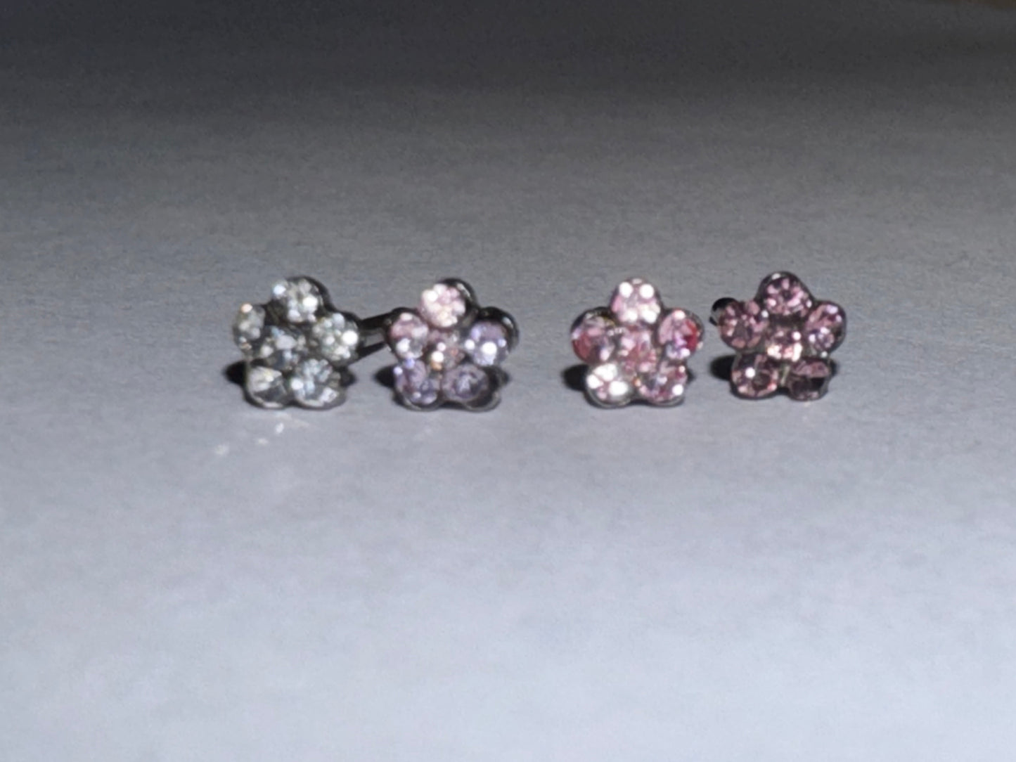 20 Gauge Flower Rhinestone Nose Ring