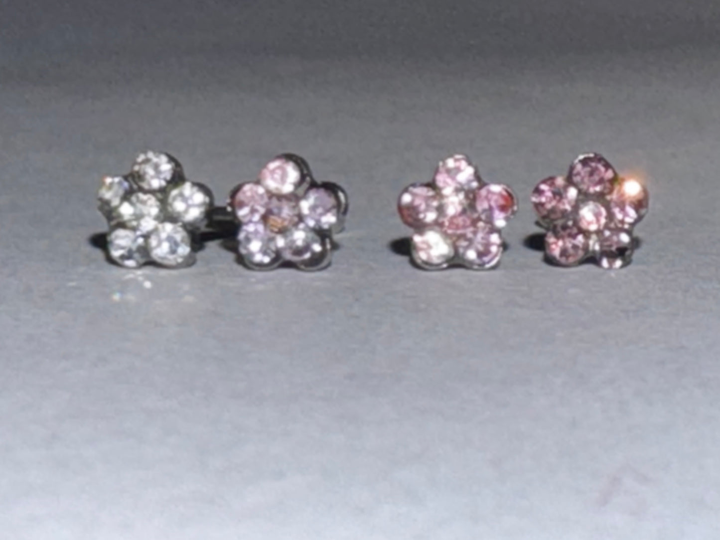 20 Gauge Flower Rhinestone Nose Ring