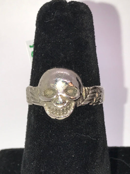 Pewter Grinning Skull Ring, Size 11