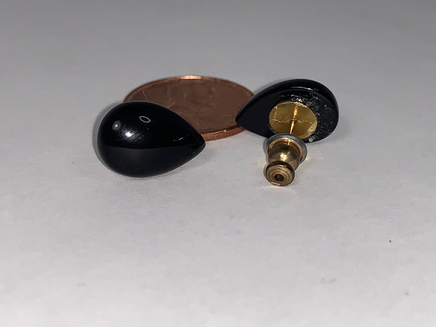 14 mm Teardrop 18ktgf Onyx Post Earrings