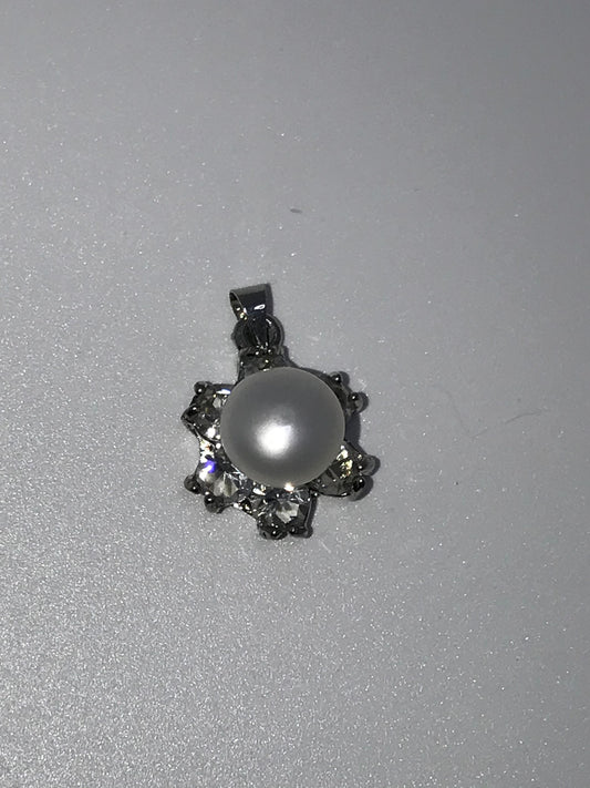 7/8" Pearl and Cz Flower Pendant