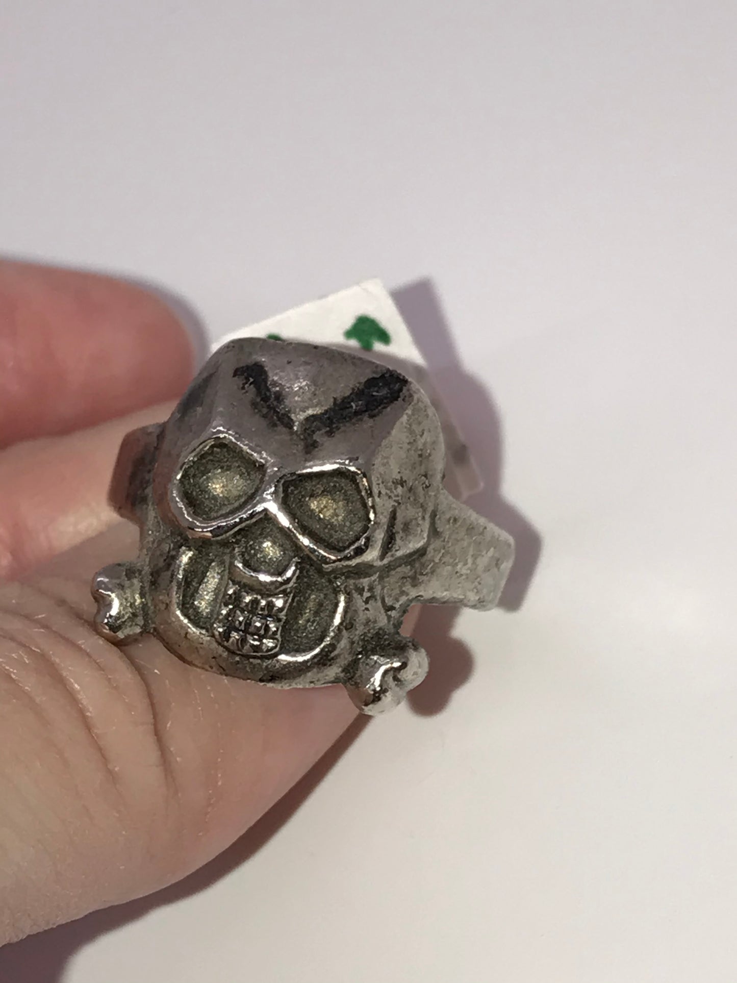 Pewter Skull and Crossbones ring, Size 10 1/4