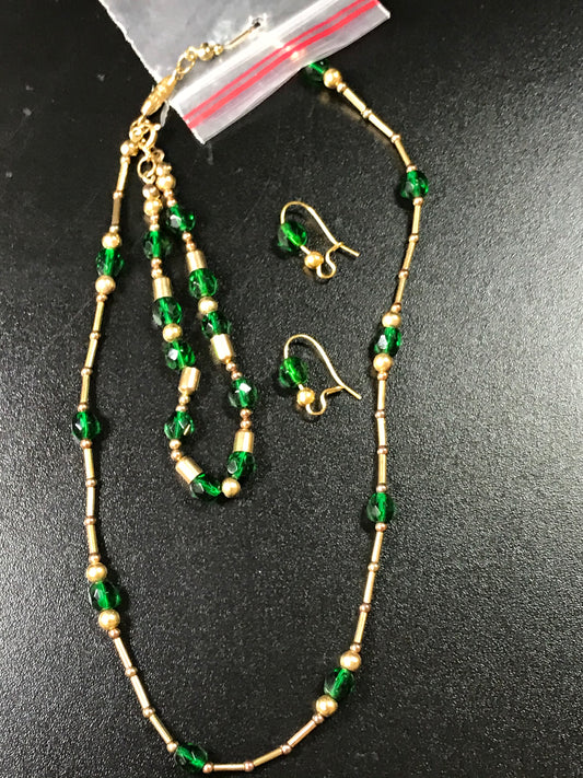 15" Green and Gold Necklace set